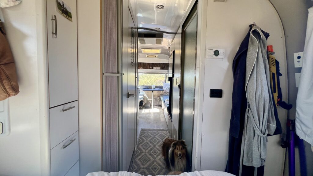 Bedroom of Airstream International 25 FB